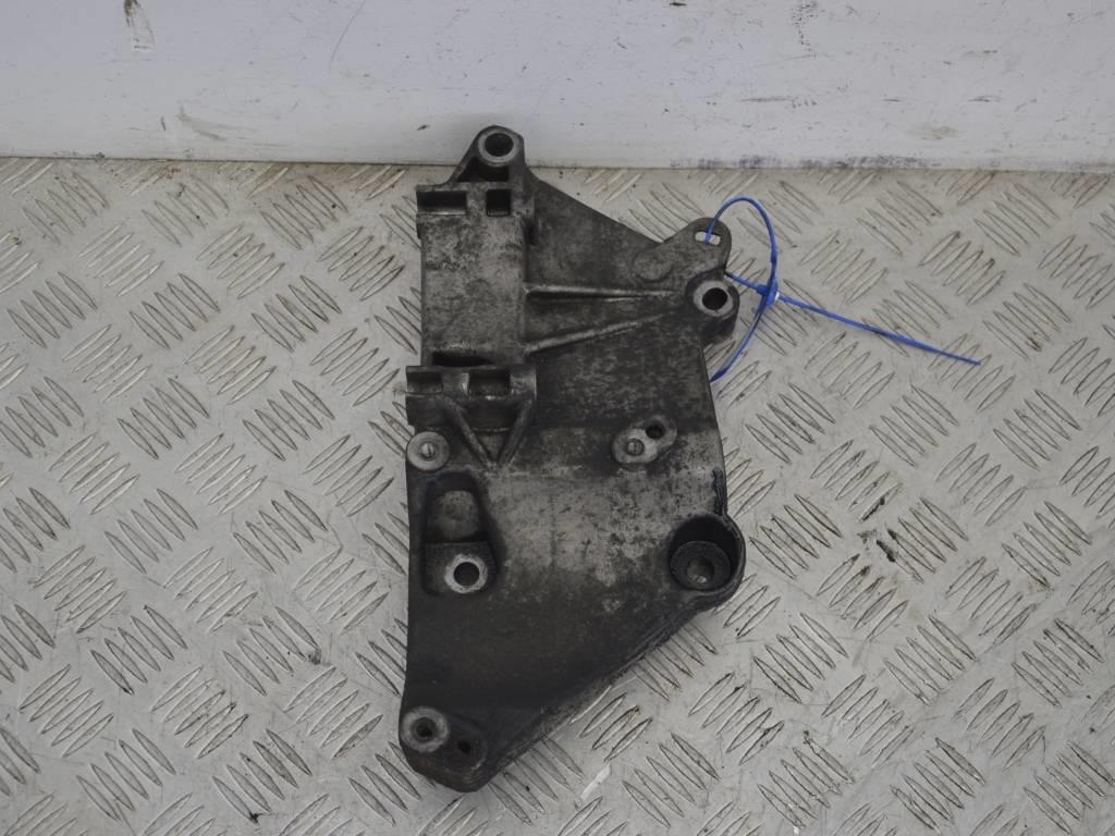 Кронштейн генератора