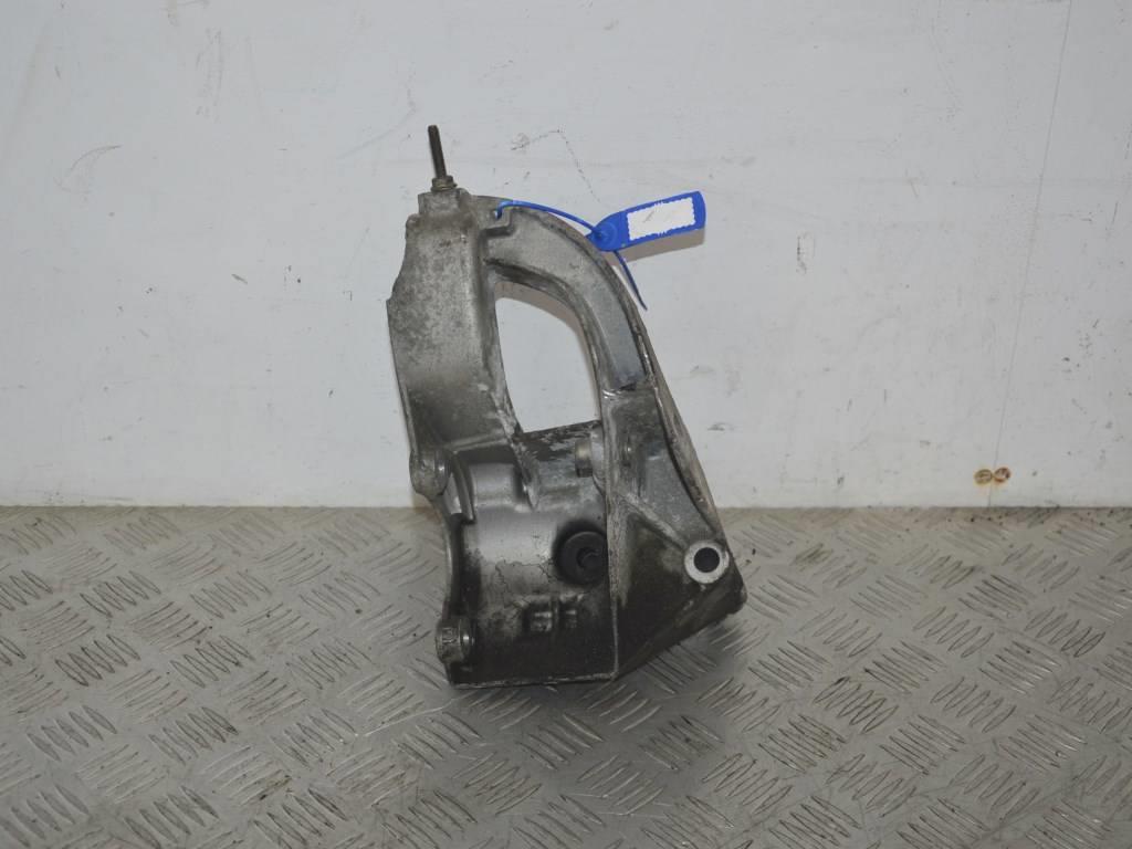 Кронштейн гидроусилителя