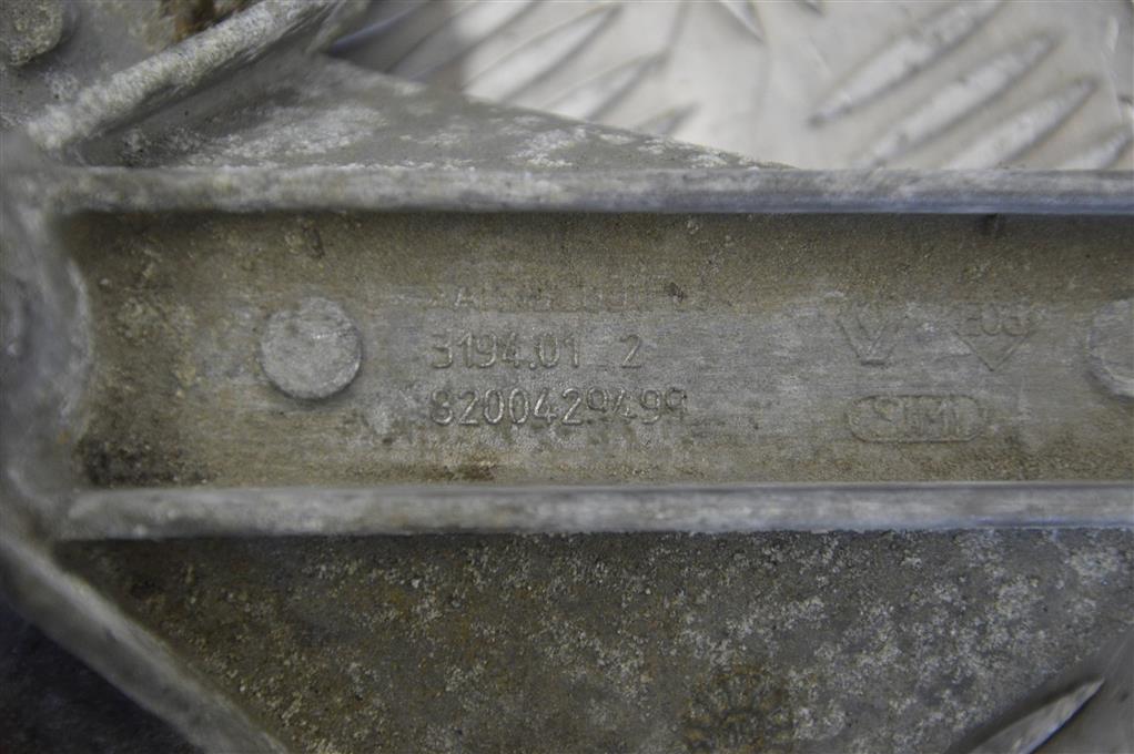 Кронштейн КПП Renault Kangoo 2 (2007-2019) 8200429499