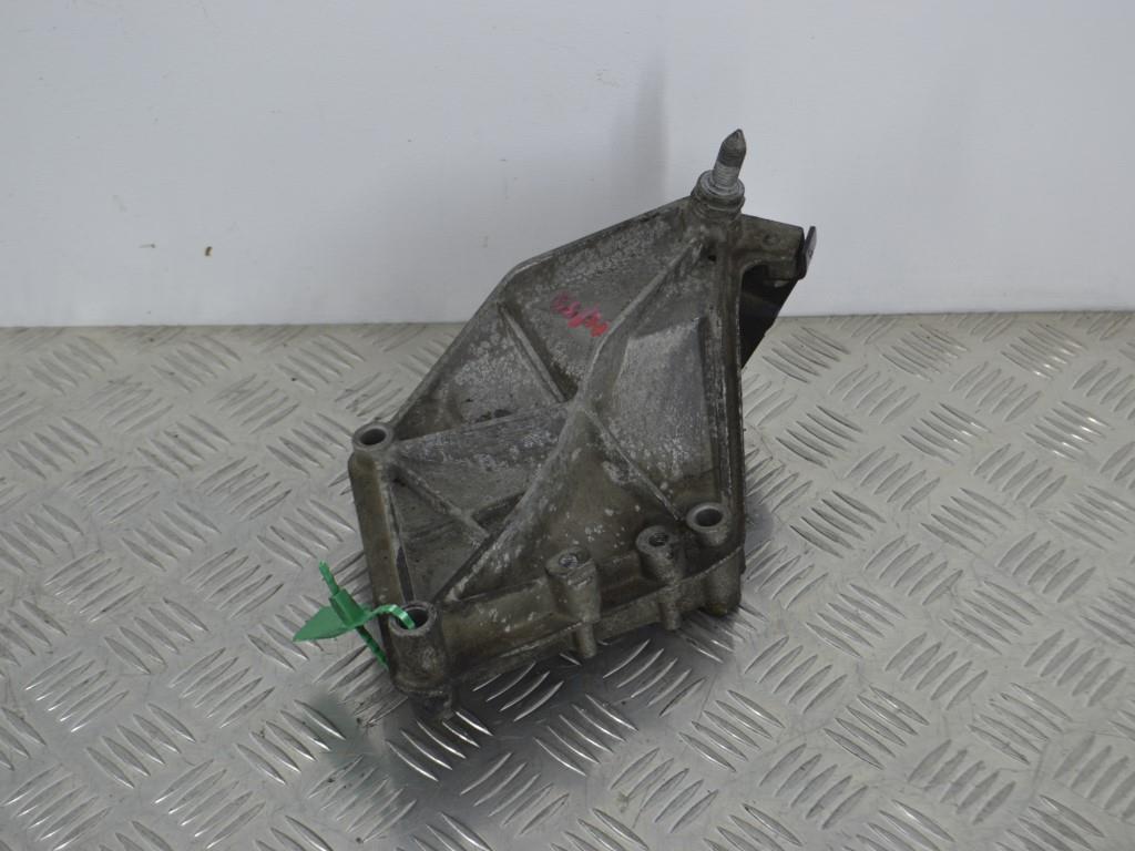 Кронштейн КПП Renault Laguna 1 (1993-2001) 7700817262