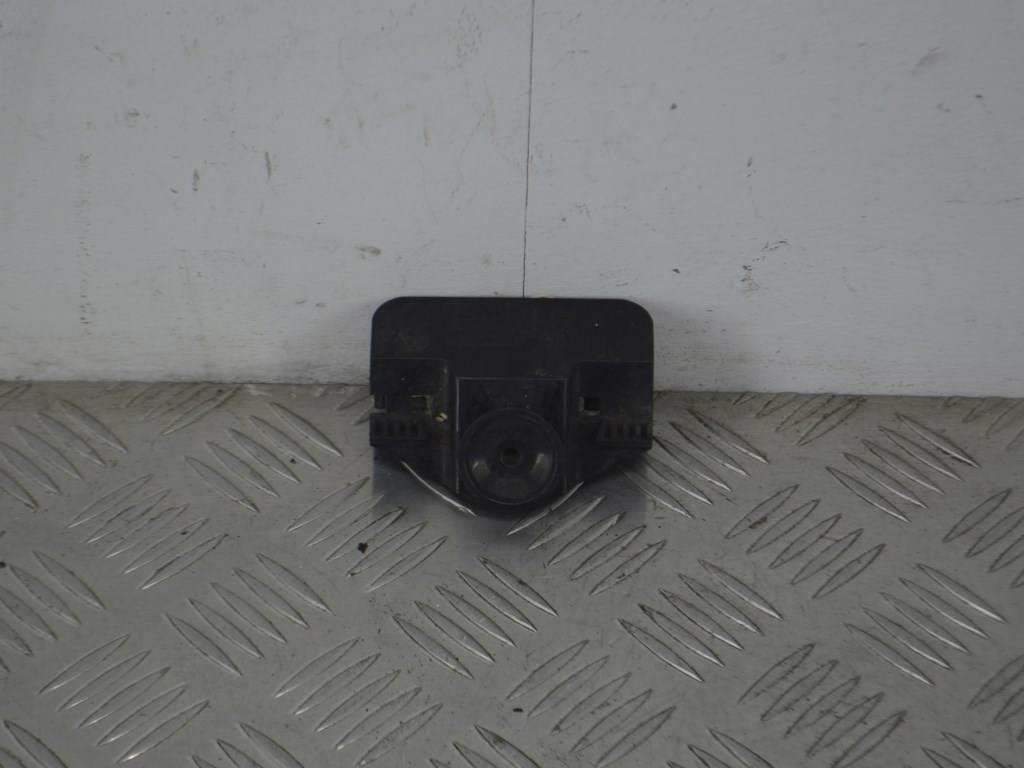 Кронштейн крепления бампера переднего Renault Laguna 2 (2001-2007) 8200012580