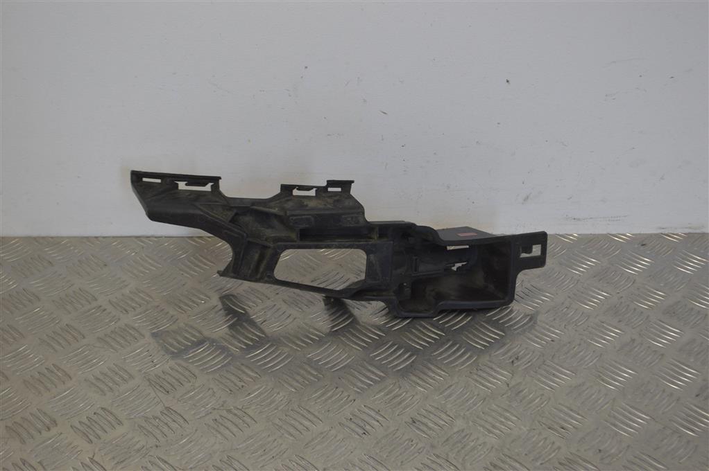 Кронштейн крепления бампера переднего