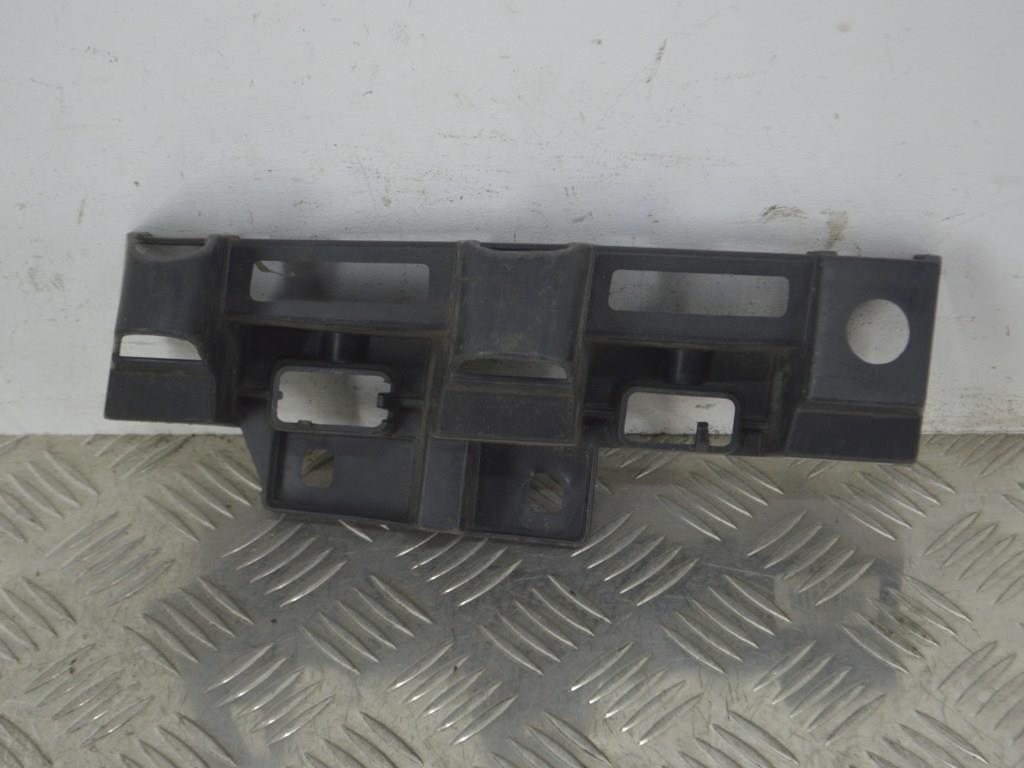 Кронштейн крепления бампера переднего