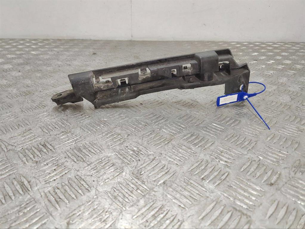 Кронштейн крепления бампера переднего