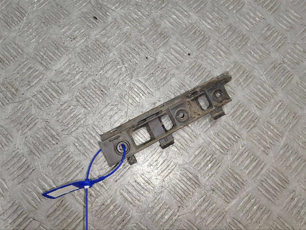 Кронштейн крепления бампера переднего