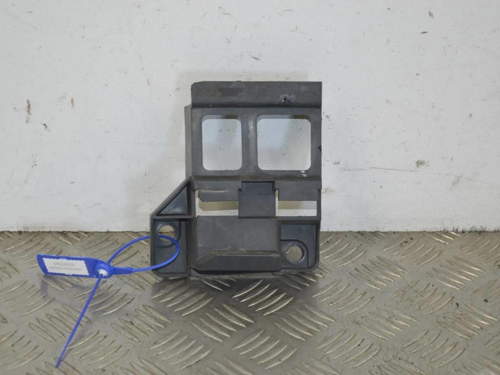 Кронштейн крепления бампера переднего