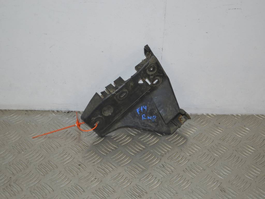 Кронштейн крепления бампера переднего