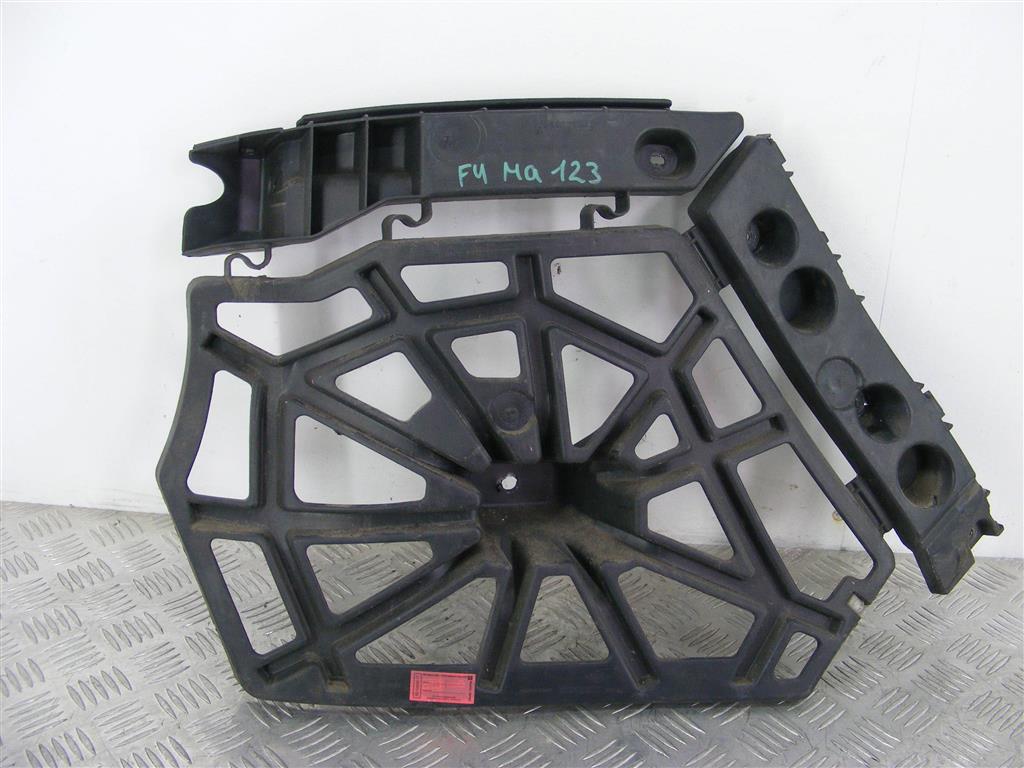 Кронштейн крепления бампера заднего