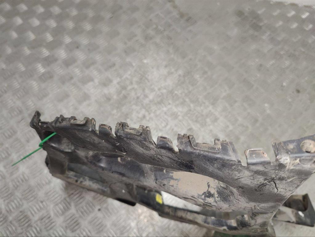 Кронштейн крепления бампера заднего