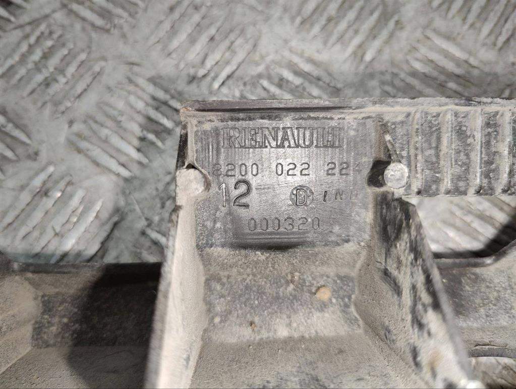 Кронштейн крепления бампера заднего