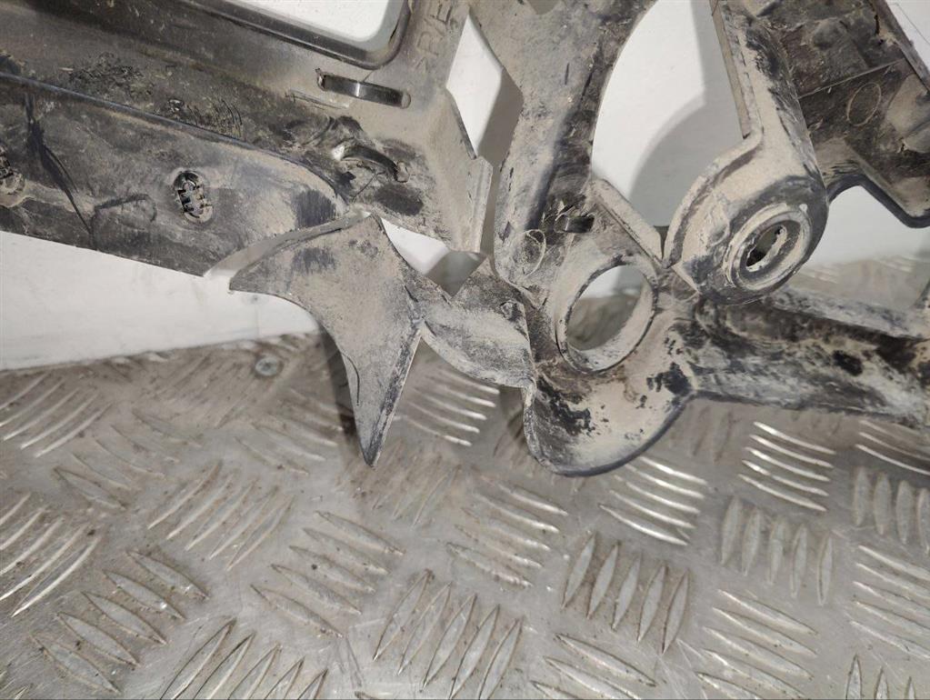 Кронштейн крепления бампера заднего