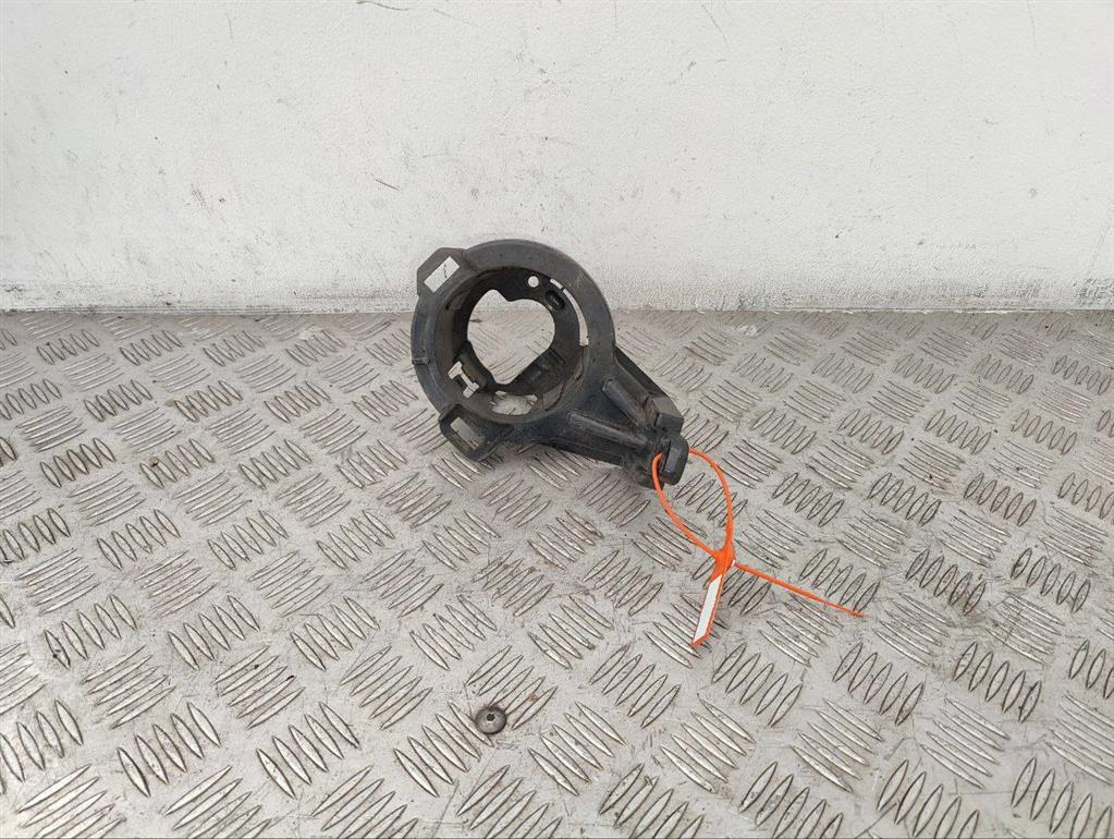 Кронштейн крепления фары противотуманной левой