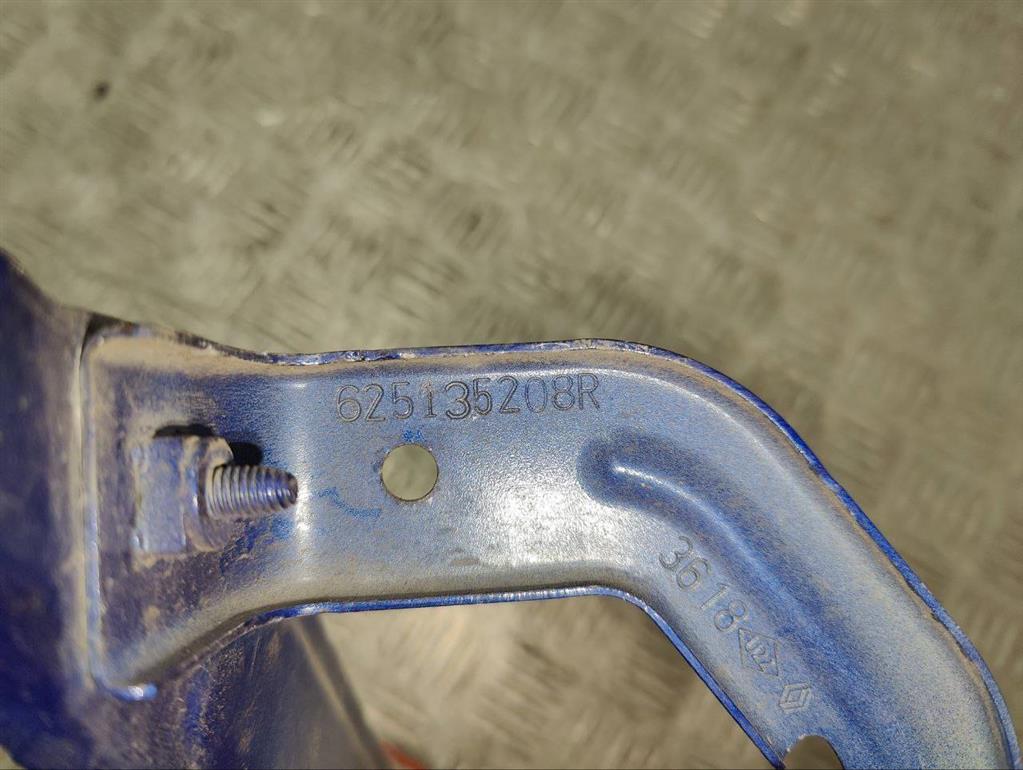 Кронштейн крепления крыла переднего левого