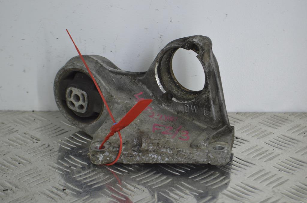 Кронштейн полуоси