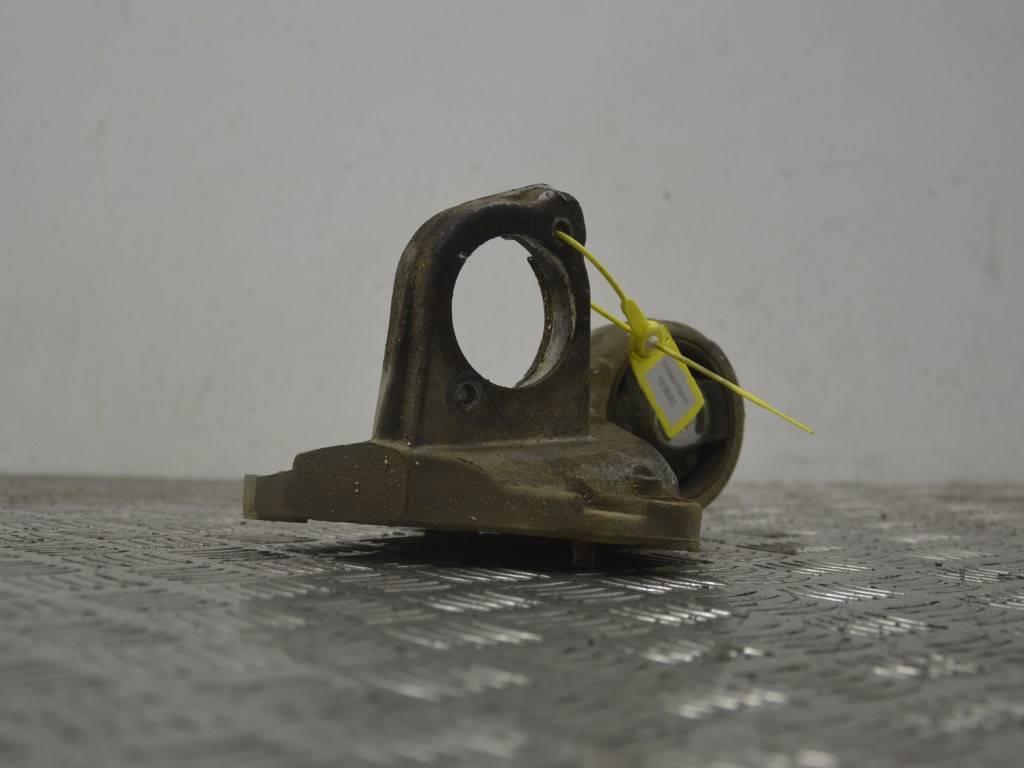 Кронштейн полуоси