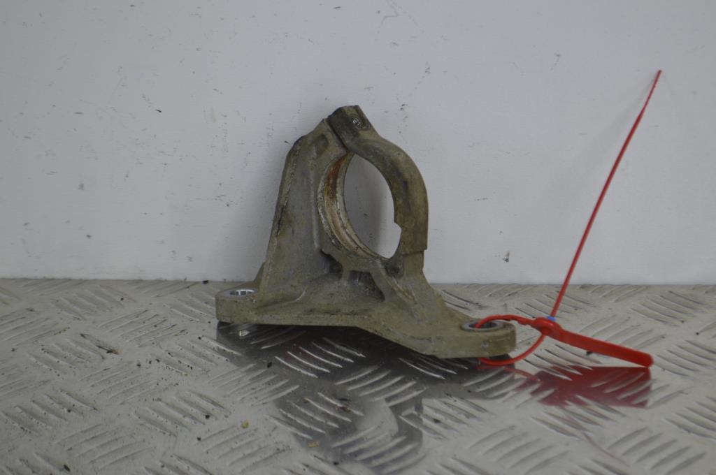 Кронштейн полуоси