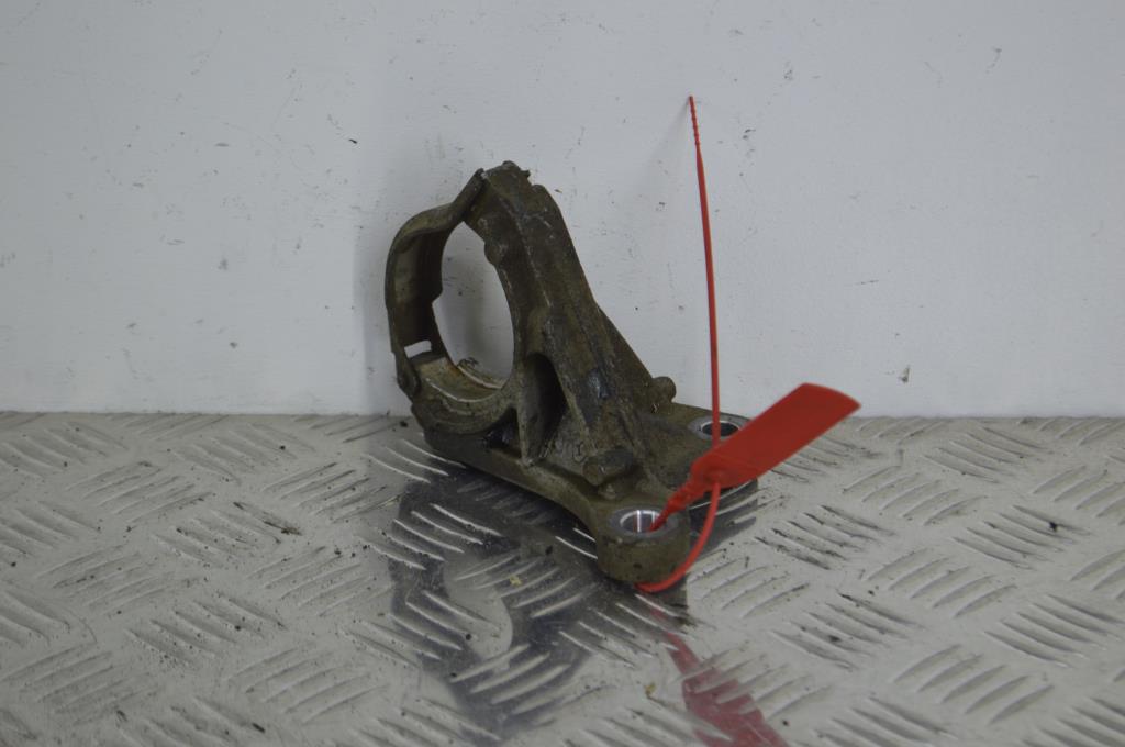 Кронштейн полуоси