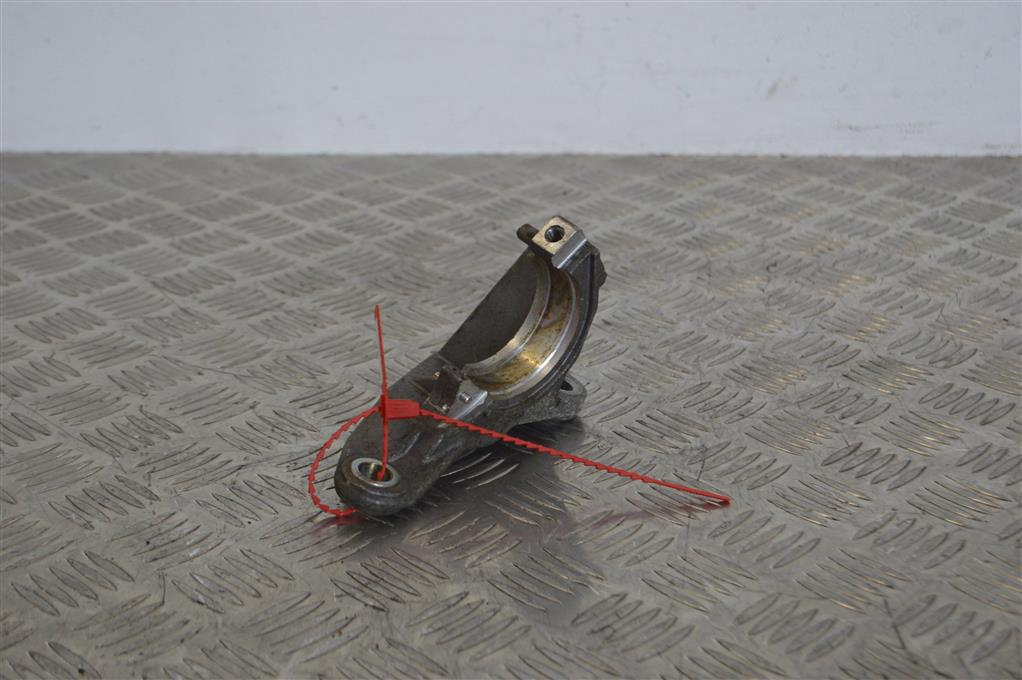 Кронштейн полуоси