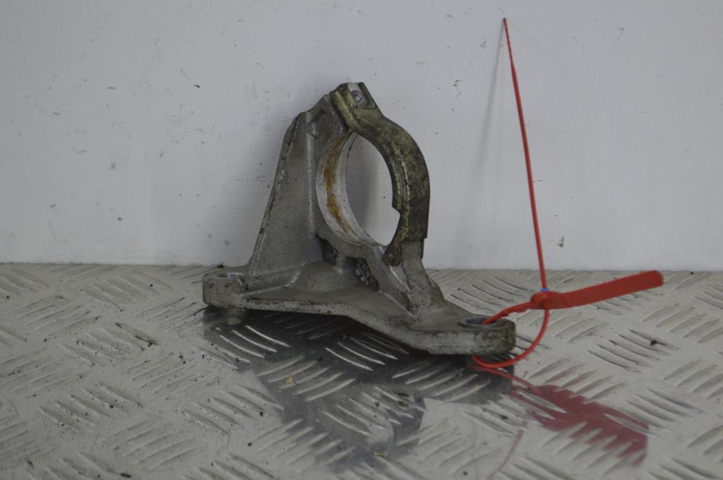 Кронштейн полуоси