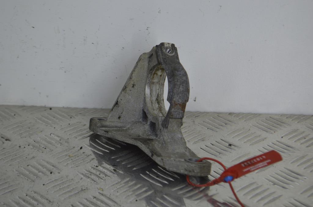 Кронштейн полуоси