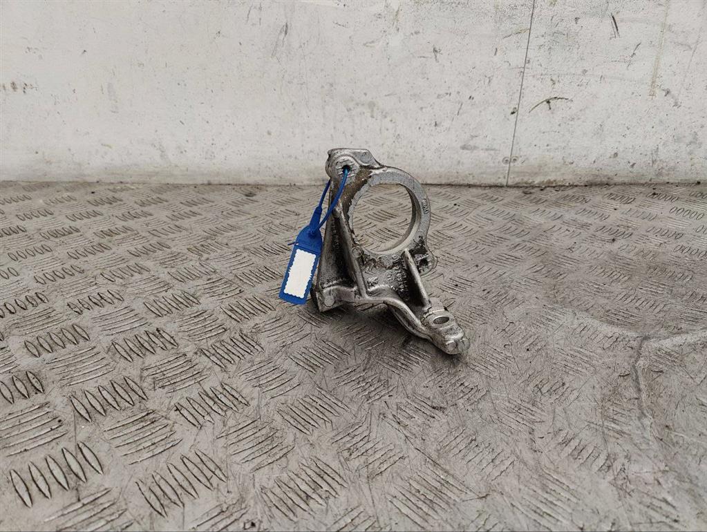 Кронштейн полуоси