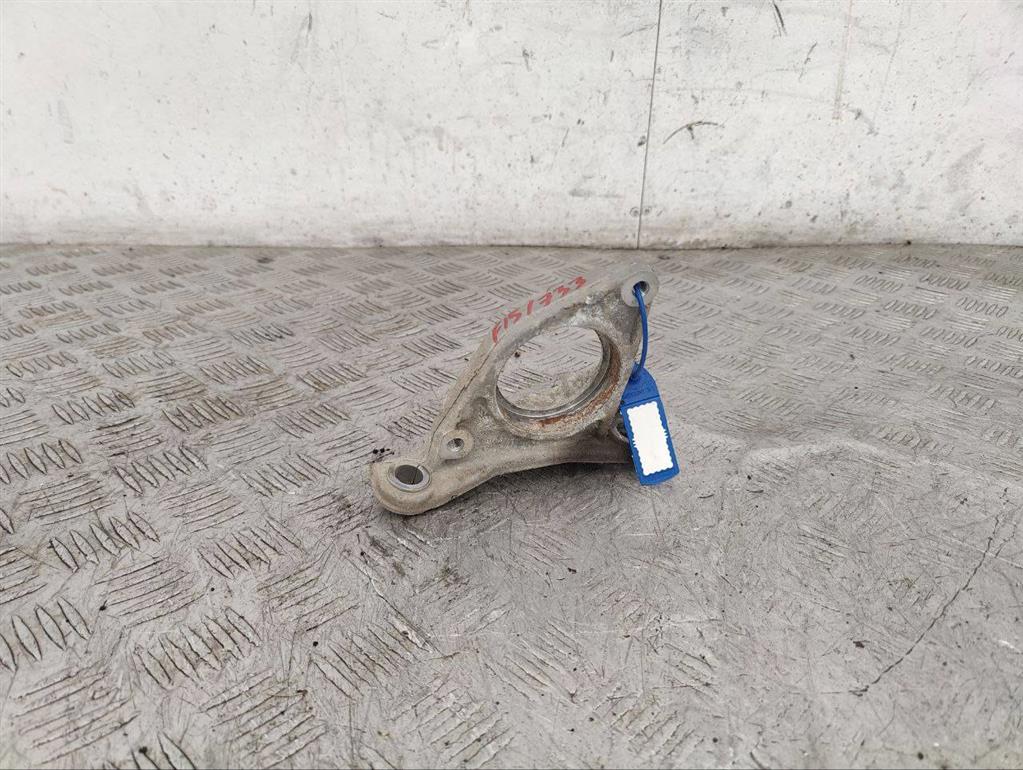 Кронштейн полуоси