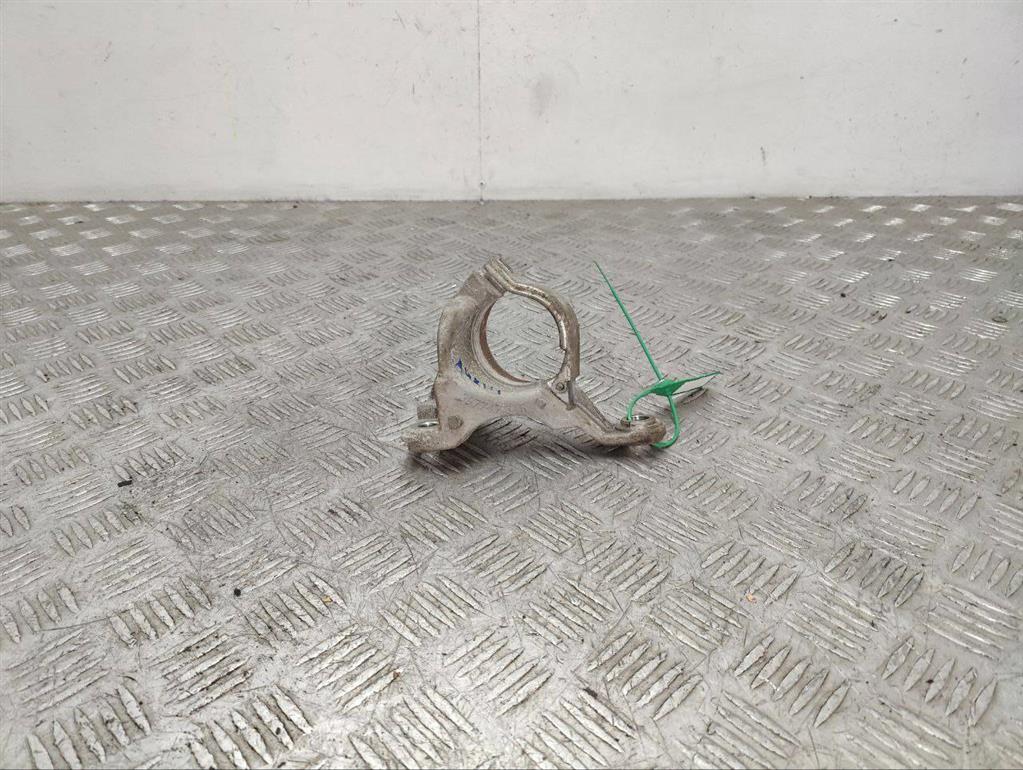 Кронштейн полуоси