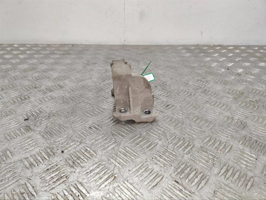 Кронштейн полуоси