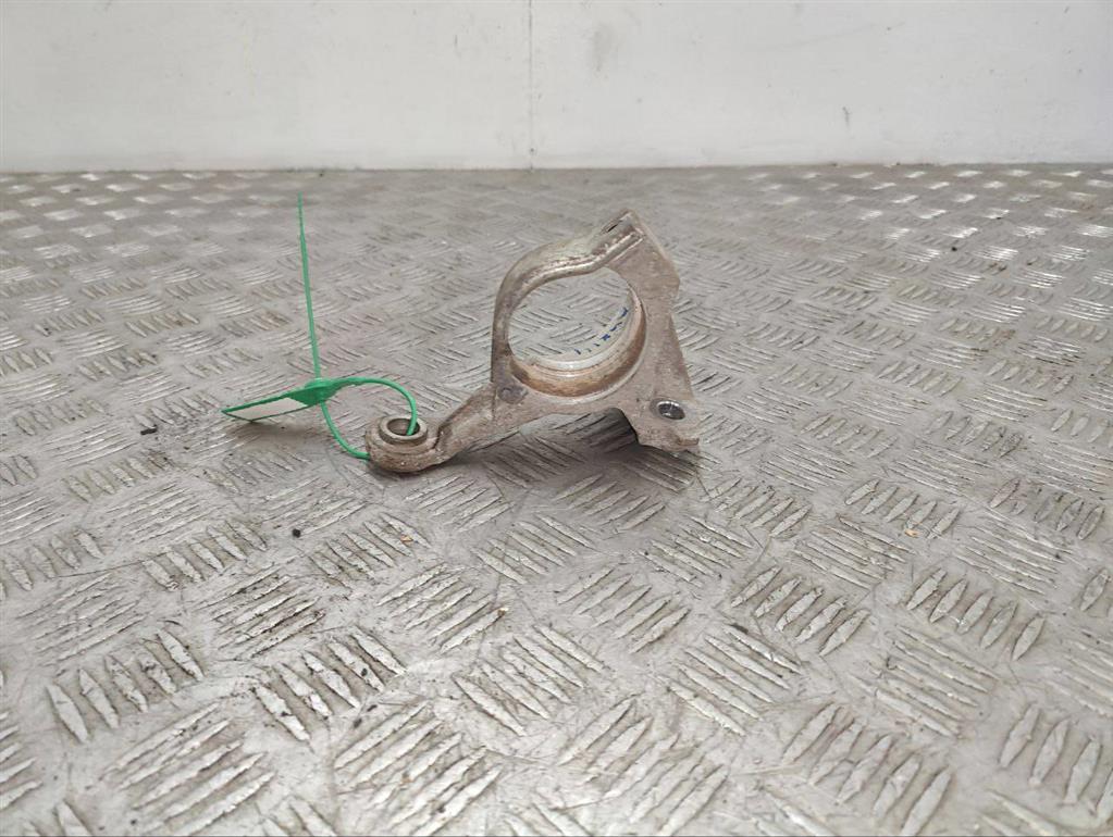 Кронштейн полуоси