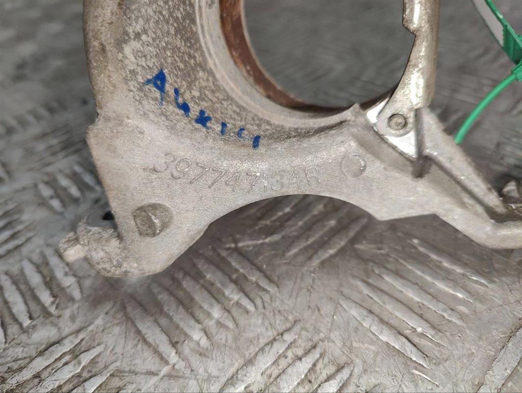 Кронштейн полуоси