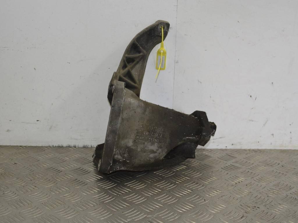 Кронштейн полуоси