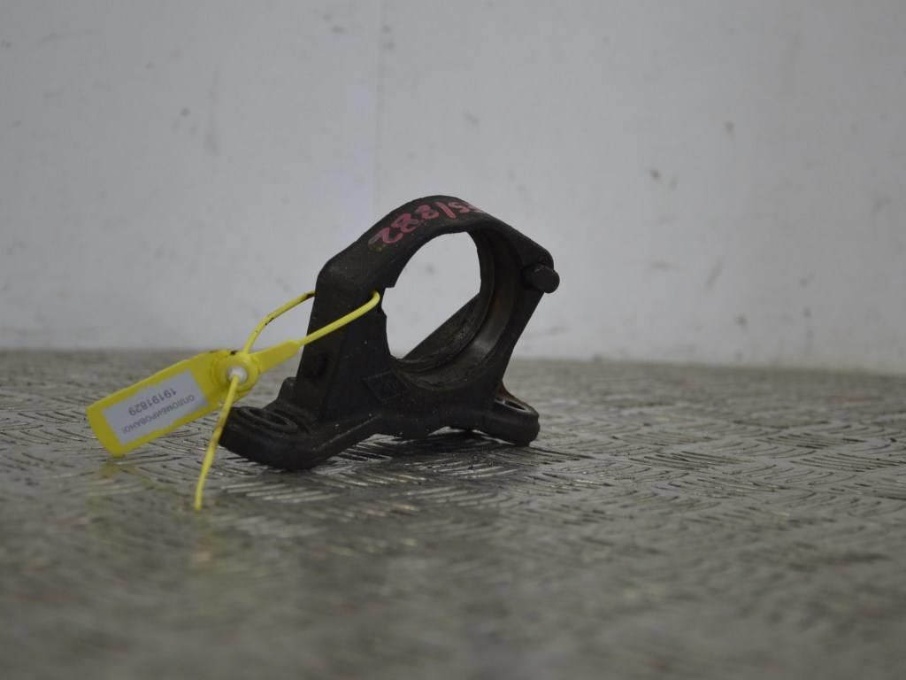 Кронштейн полуоси