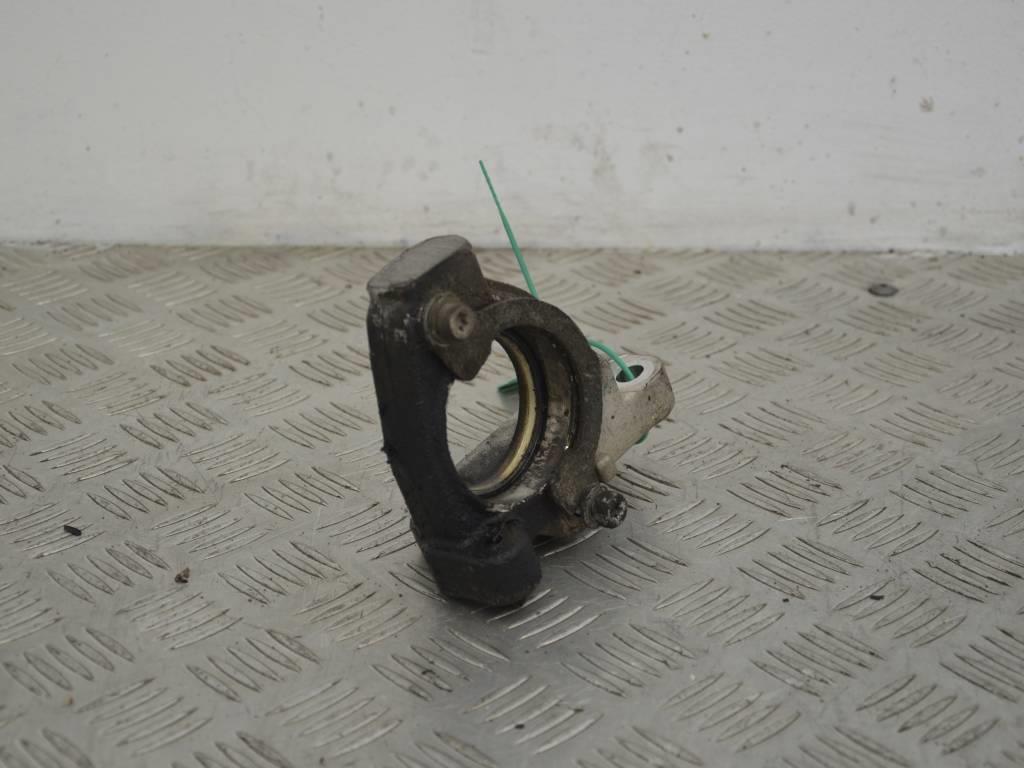 Кронштейн полуоси