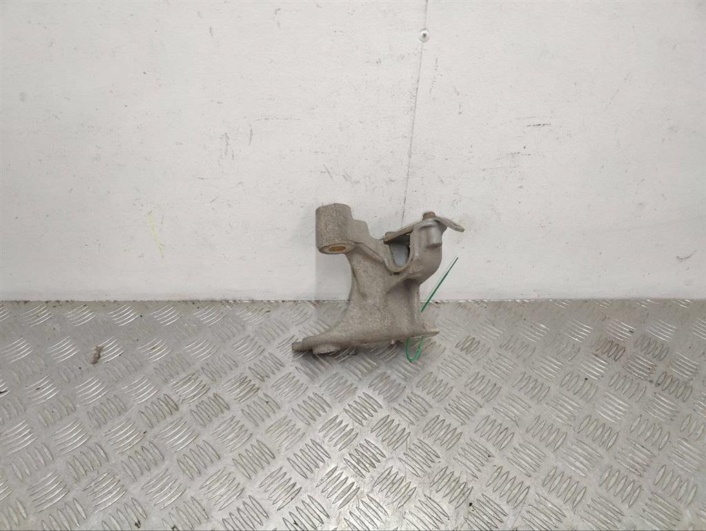 Кронштейн стабилизатора