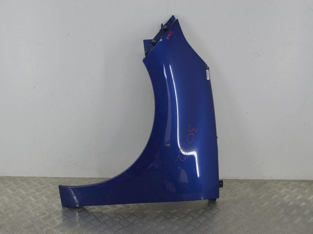 Крыло переднее левое