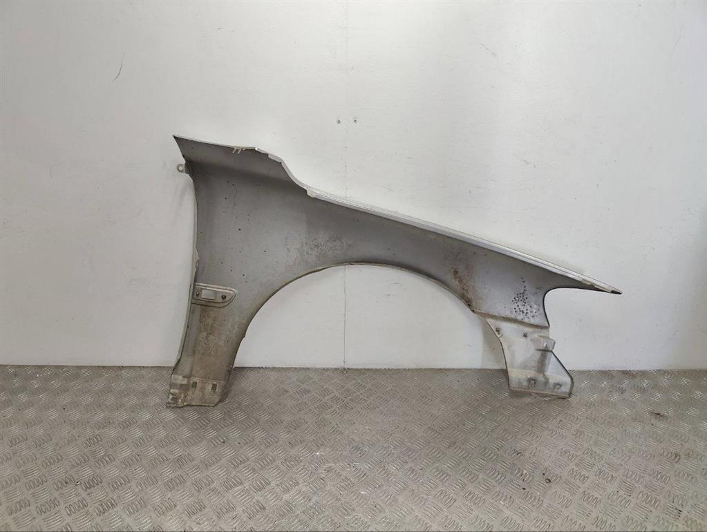 Крыло переднее левое