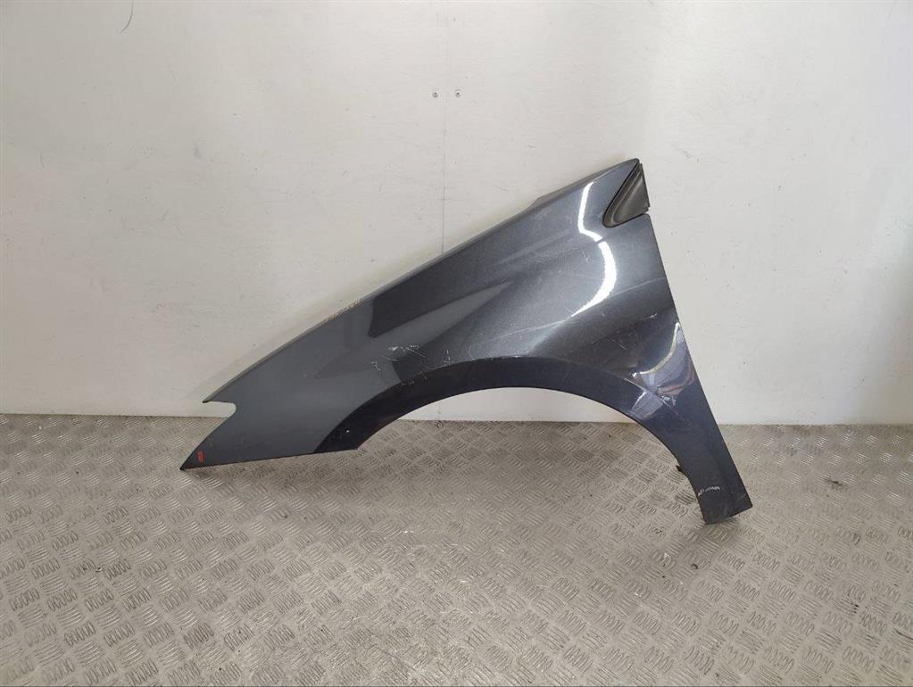 Крыло переднее левое