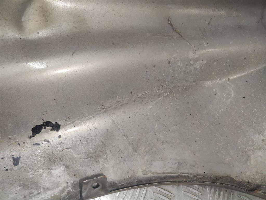 Крыло переднее левое