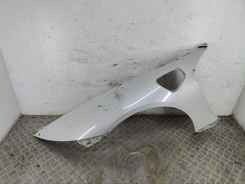 Крыло переднее левое