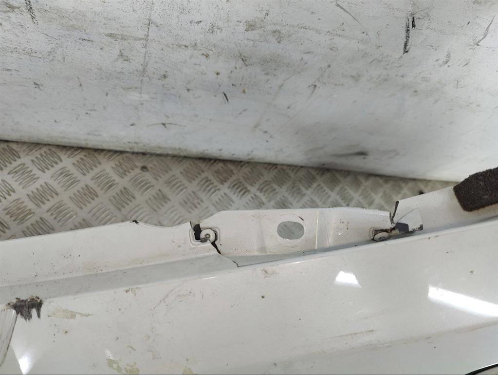 Крыло переднее левое