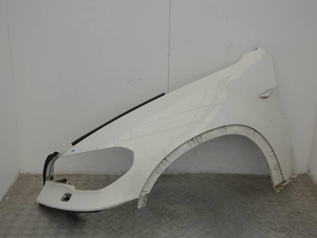 Крыло переднее левое