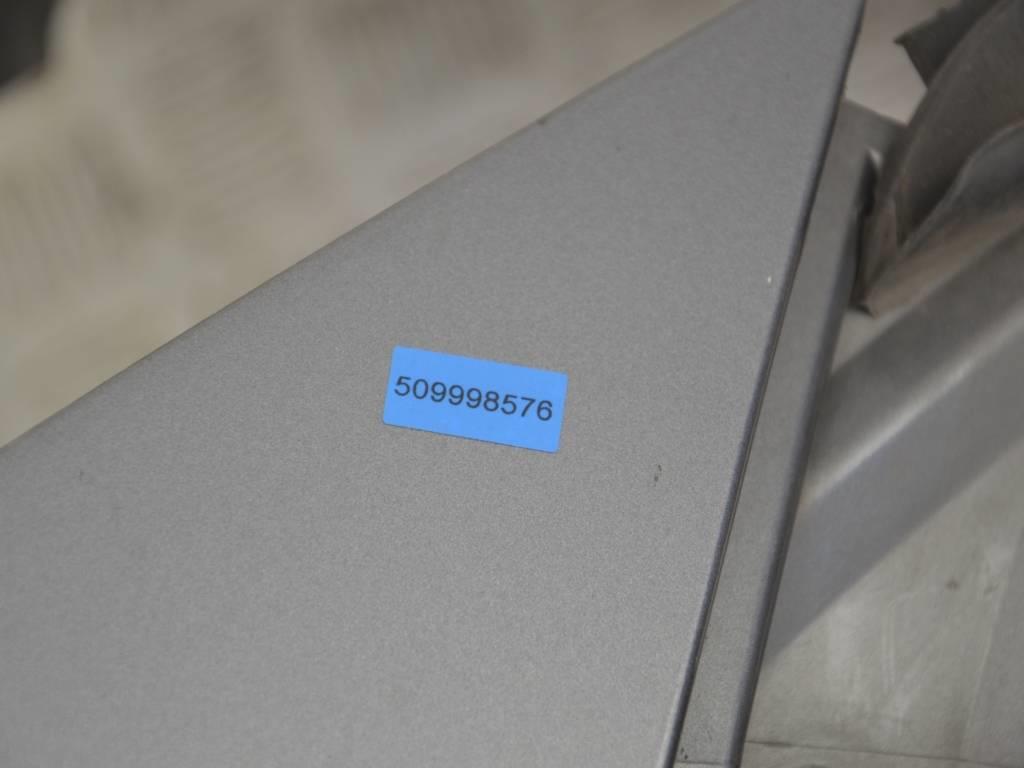 Крыло переднее левое