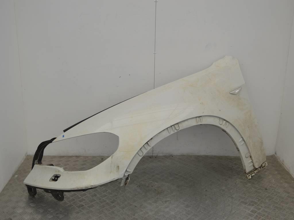 Крыло переднее левое