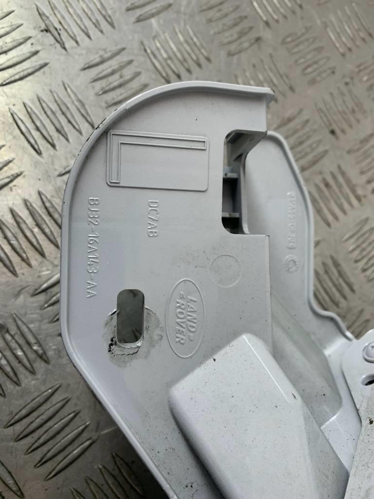 Крыло переднее левое