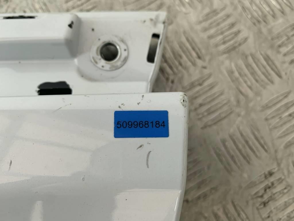 Крыло переднее левое