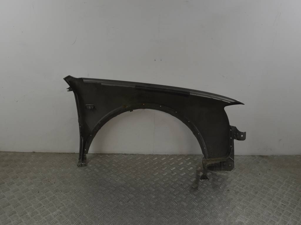 Крыло переднее левое