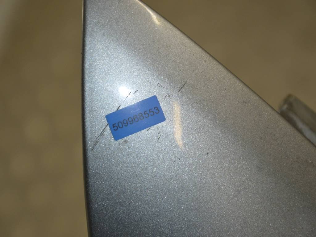 Крыло переднее левое