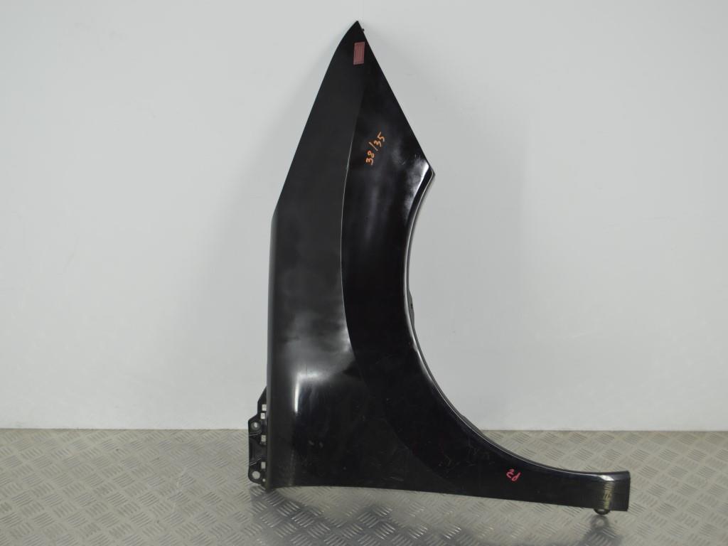 Крыло переднее правое