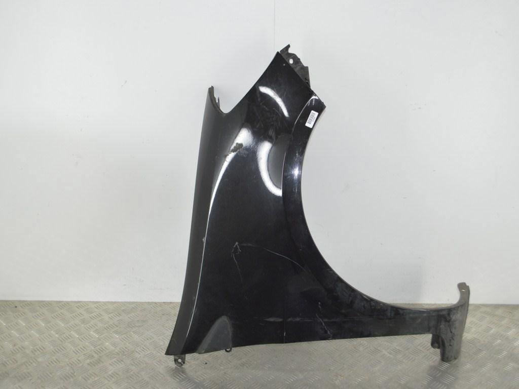 Крыло переднее правое