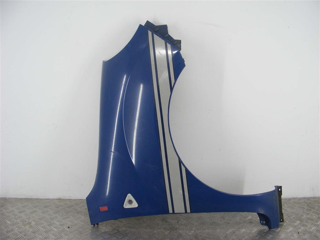 Крыло переднее правое